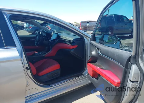 2021 Toyota Camry Xse V6 z USA, uszkodzony, nr VIN 4T1KZ1AK9MU052337